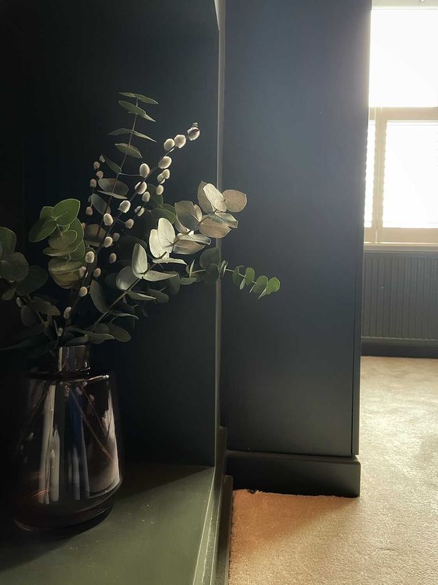 Zira - Ice White Hallway