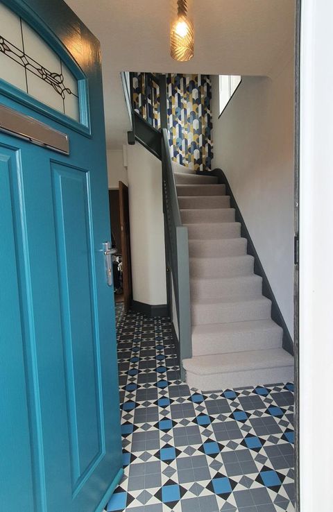 Leo carpet & Grande Adrena Vinyl Multicoloured Stairs