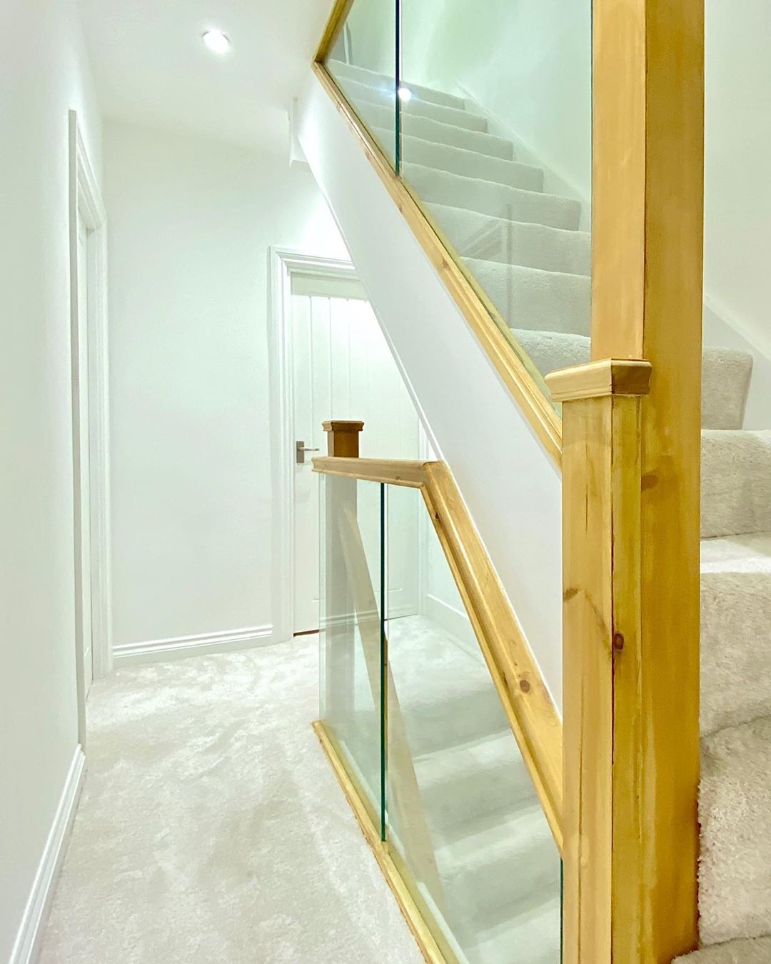 Zira - Ice Cream Stairs