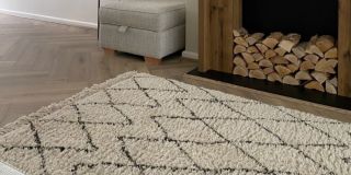 How to Keep a Carpet Runner From Moving on Carpet