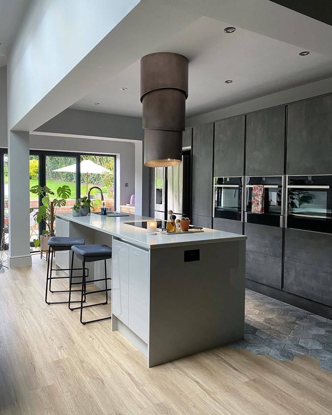 Metallic accents in your kitchen flooring and design