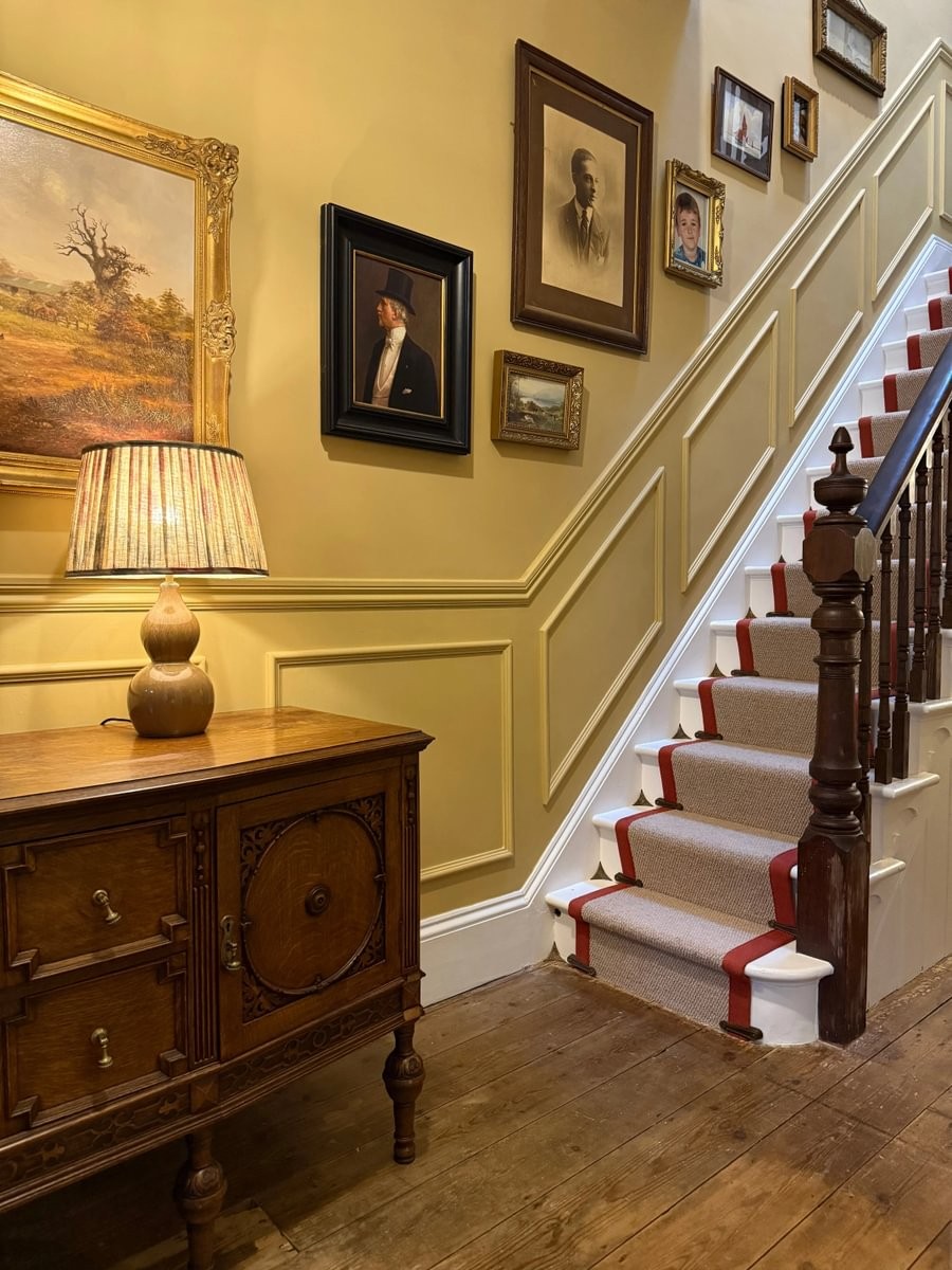 Seville - Leather Cobble Beige Stairs