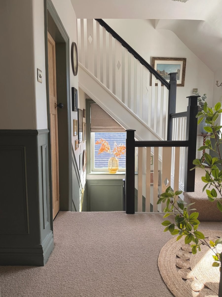 Napier - Caramel Random Stairs / Hallway