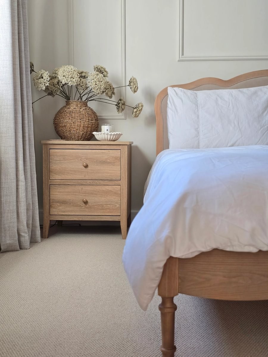 Santa Fe - Cream Cobble Beige Bedroom