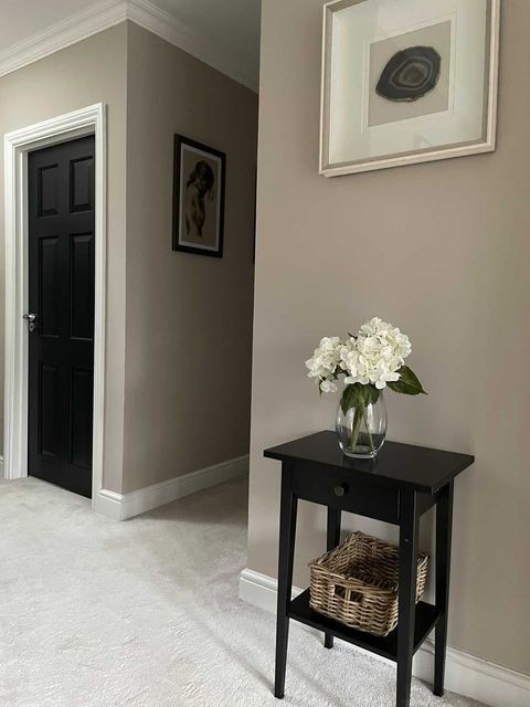 Zira - Linen  White Hallway