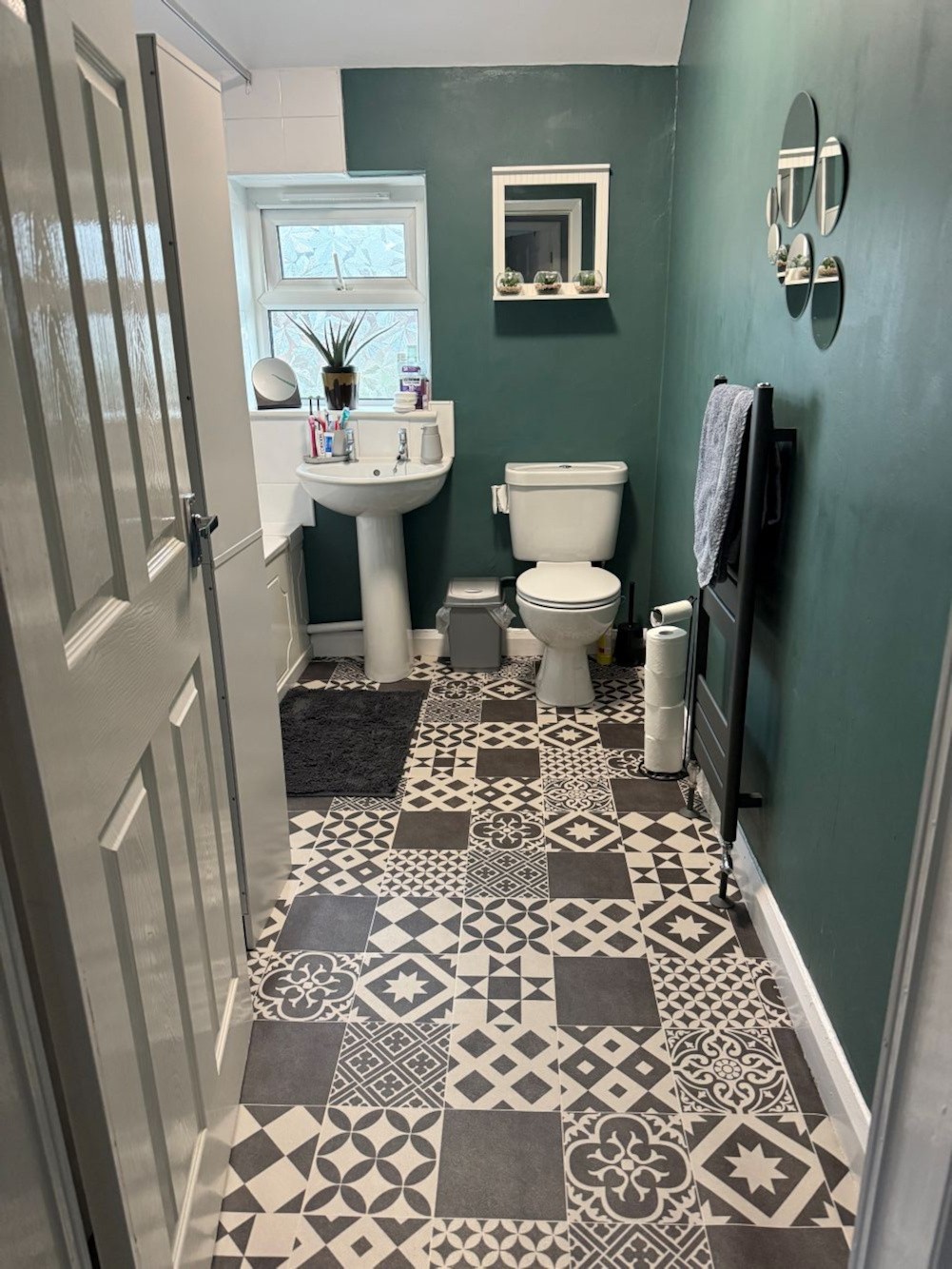 Rialto - Ostura Multicoloured Bathroom