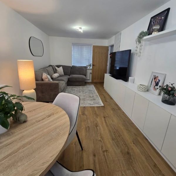 Quick Step Impressive Classic Oak - Natural Brown Living Room