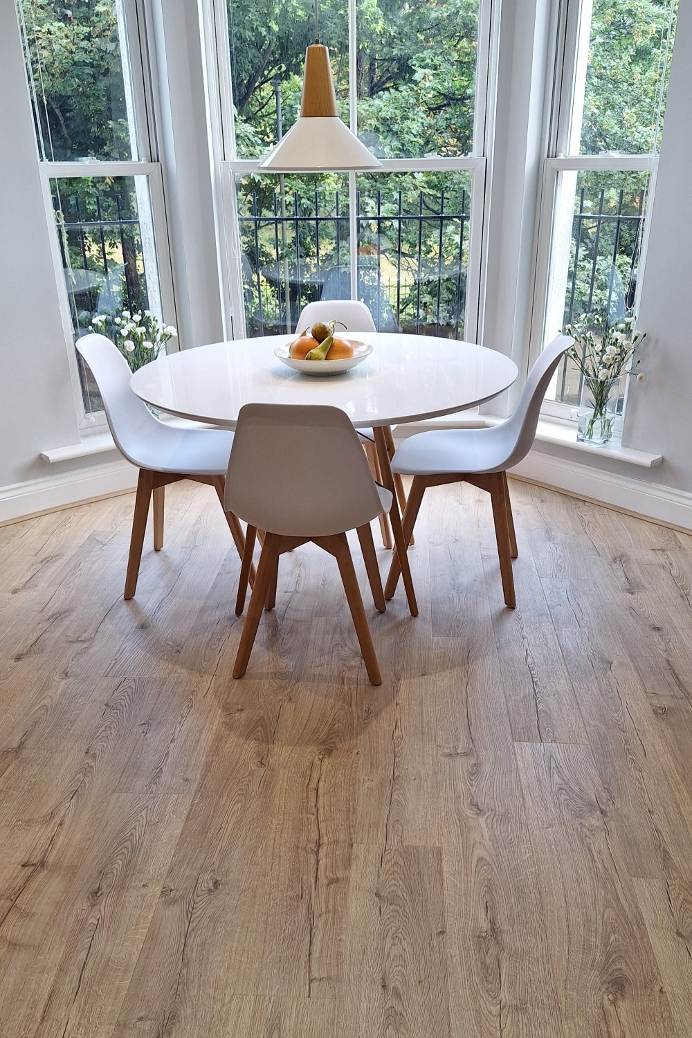 Quick Step Impressive Classic Oak - Beige Beige Dining Room