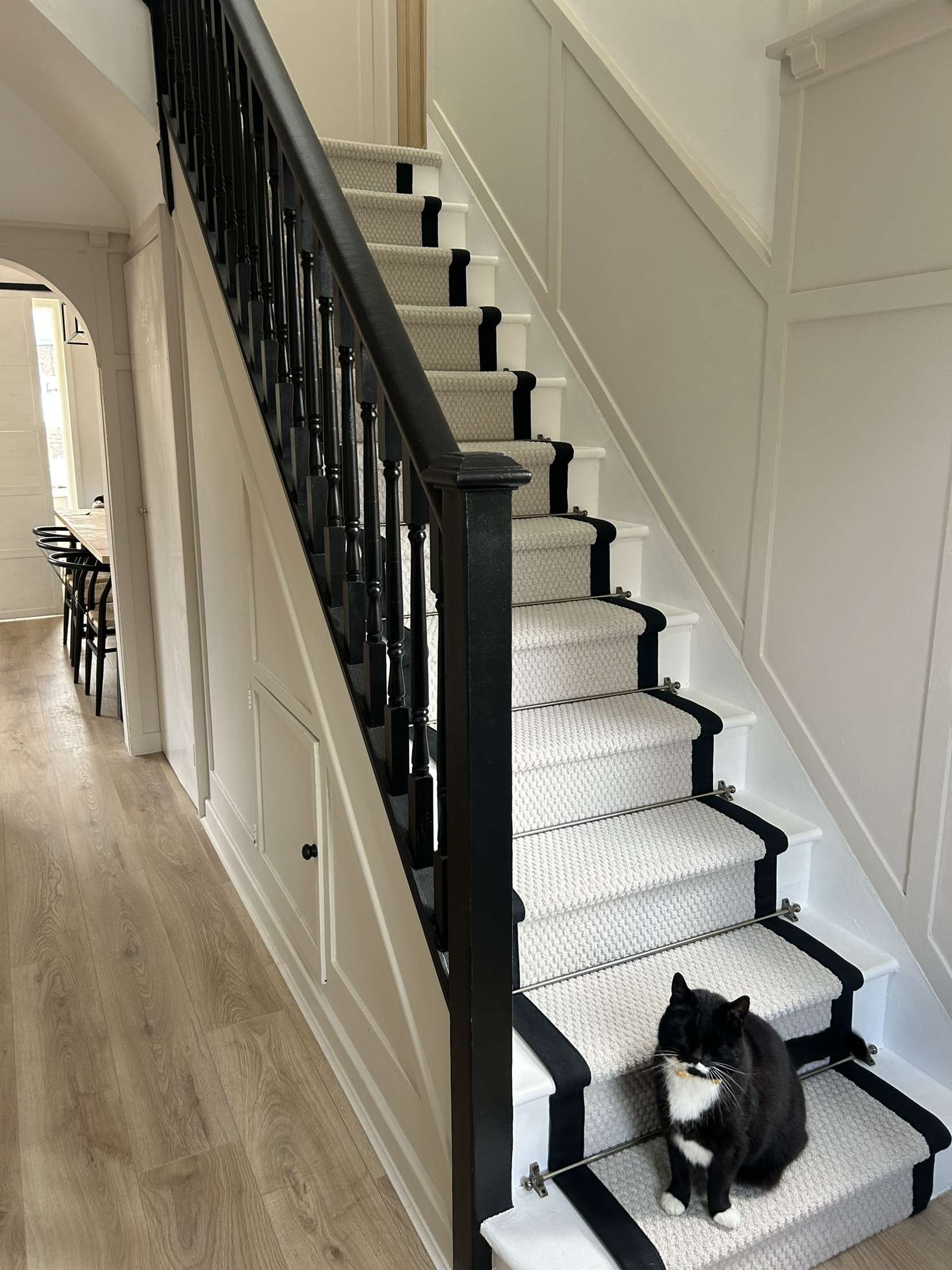 Tunis - Cream Hobnail Cream Stairs